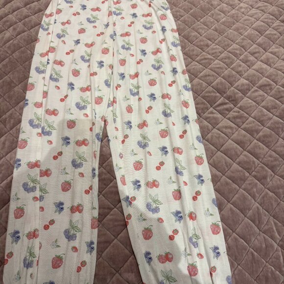 Djerf Avenue Summer Berries Go Slow PJ Set - Picture 4 of 4